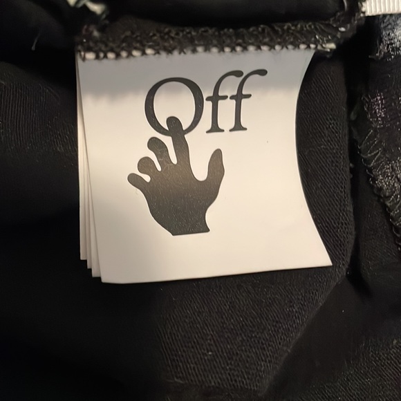 Authentic OFF-WHITE Galaxy Brushed T-shirt - Picture 6 of 9